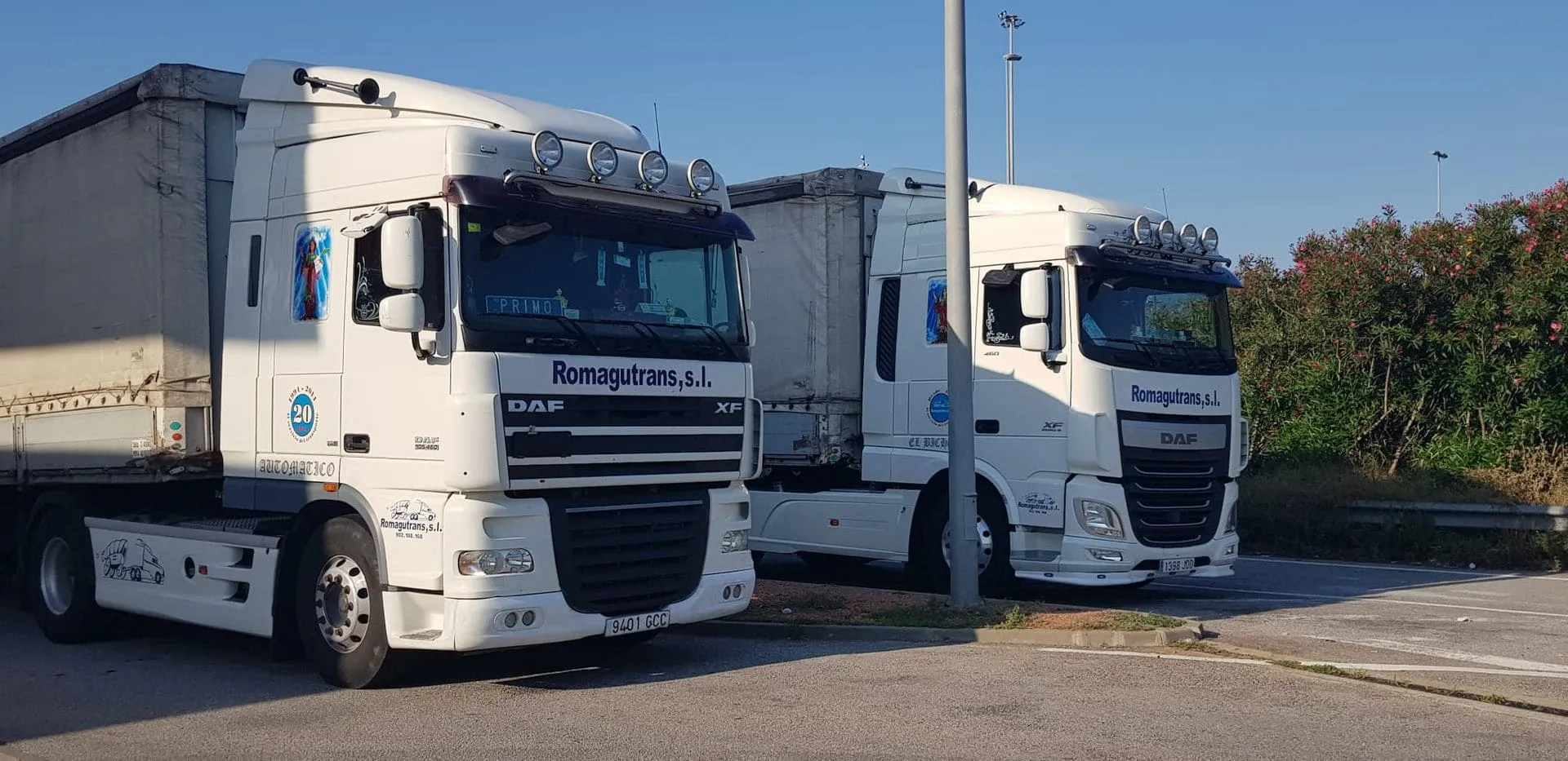 Camiones de la flota de Romagutrans aparcados
